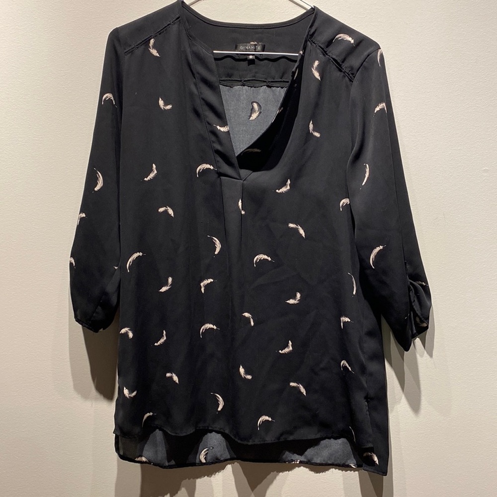 ⚡️3for25$⚡️ Dynamite feather blouse